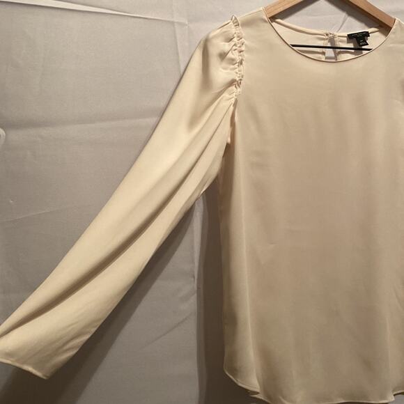 Ann Taylor Blouse w/Ruffle Sleeves - Picture 3 of 7